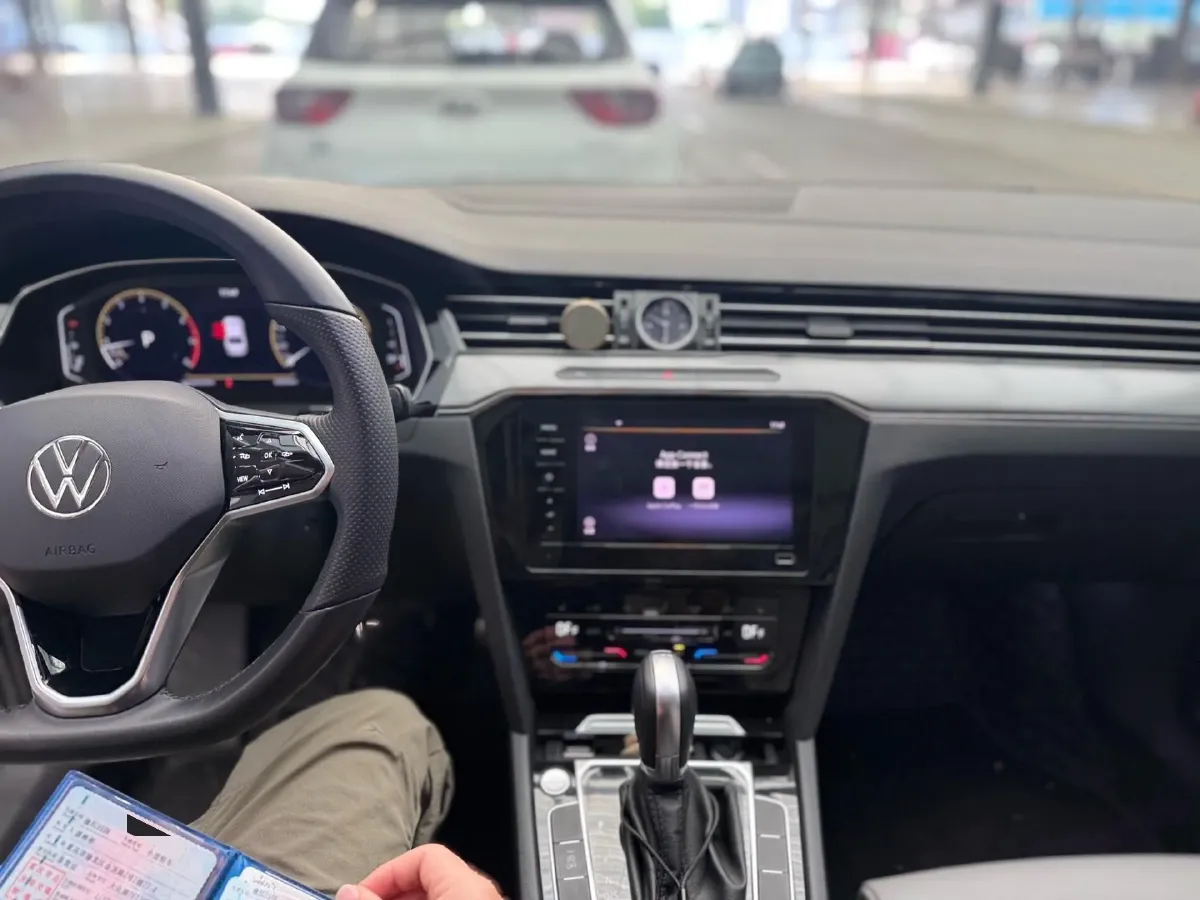 2023 Volkswagen Magotan 2.0T 186HP L4 7DCT,autocango,china used car exporter,china ev exporter,chinese used car exporter,chinese used ev exporter