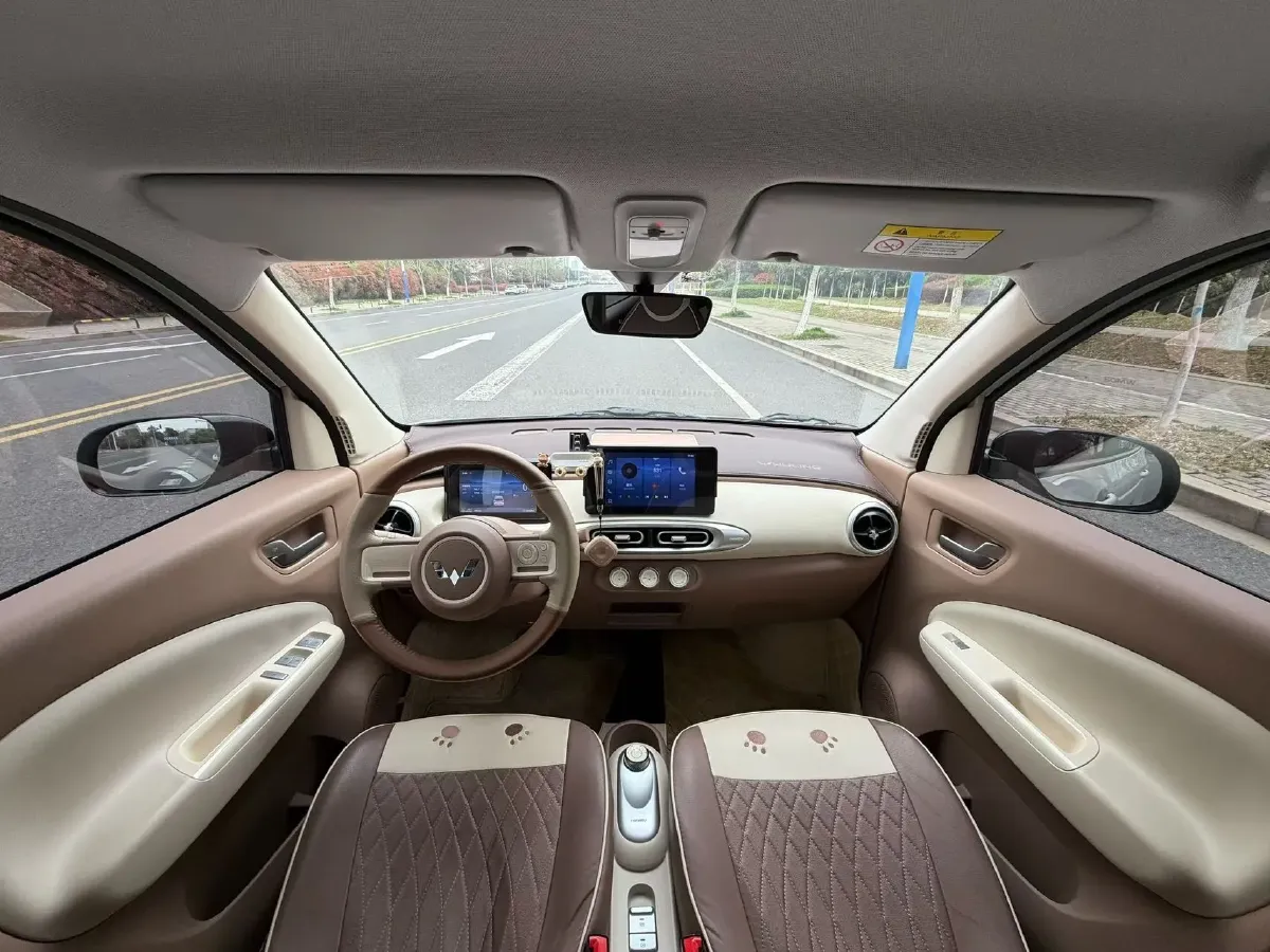 2025 WuLing HongGuang MINI EV BEV 16.2KWH,autocango,china used car exporter,china ev exporter,chinese used car exporter,chinese used ev exporter