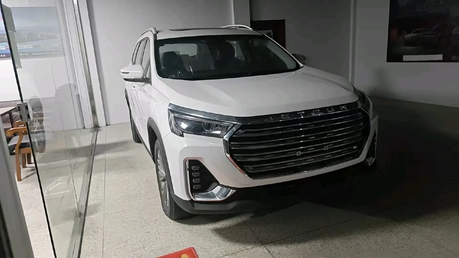 2022 Jetour X90 Plus 1.5T 156HP L4 6MT,autocango,china used car exporter,china ev exporter,chinese used car exporter,chinese used ev exporter