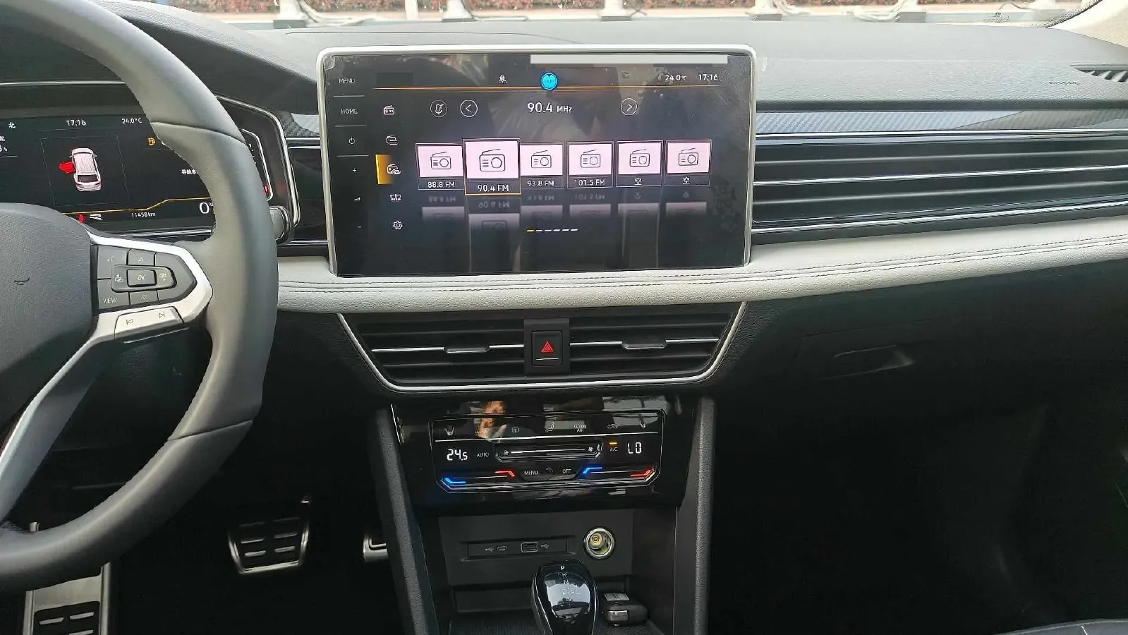 2024 Volkswagen Tiguan L 2.0T 186HP L4 7DCT,autocango,china used car exporter,china ev exporter,chinese used car exporter,chinese used ev exporter