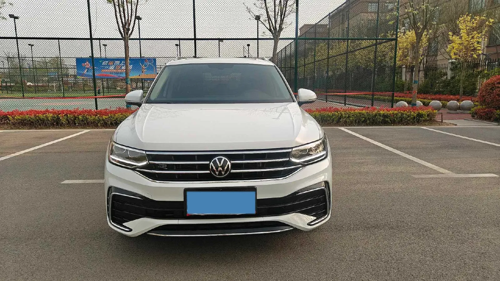 2024 Volkswagen Tiguan L 2.0T 186HP L4 7DCT,autocango,china used car exporter,china ev exporter,chinese used car exporter,chinese used ev exporter