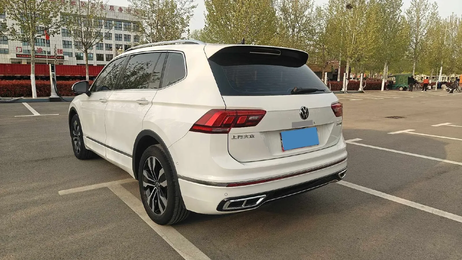 2024 Volkswagen Tiguan L 2.0T 186HP L4 7DCT,autocango,china used car exporter,china ev exporter,chinese used car exporter,chinese used ev exporter