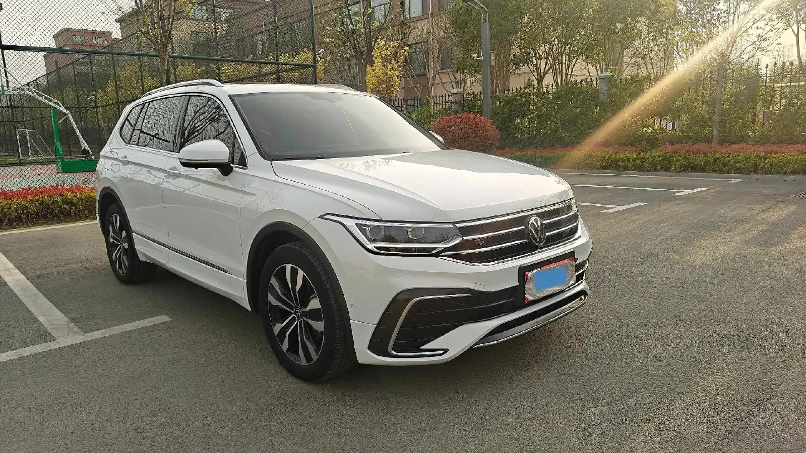 2024 Volkswagen Tiguan L 2.0T 186HP L4 7DCT,autocango,china used car exporter,china ev exporter,chinese used car exporter,chinese used ev exporter