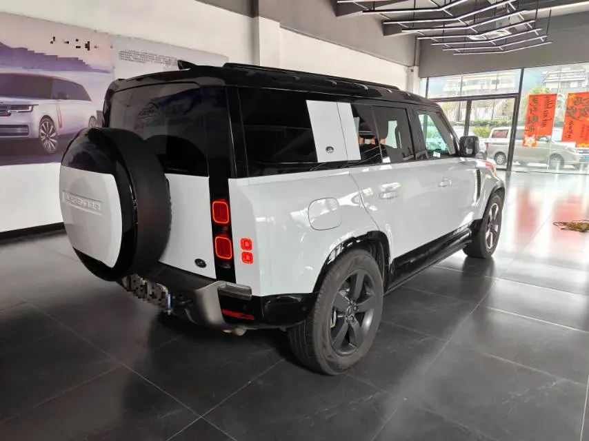 2024 Land Rover Defender 3.0T 400HP L6 8AT,autocango,china used car exporter,china ev exporter,chinese used car exporter,chinese used ev exporter