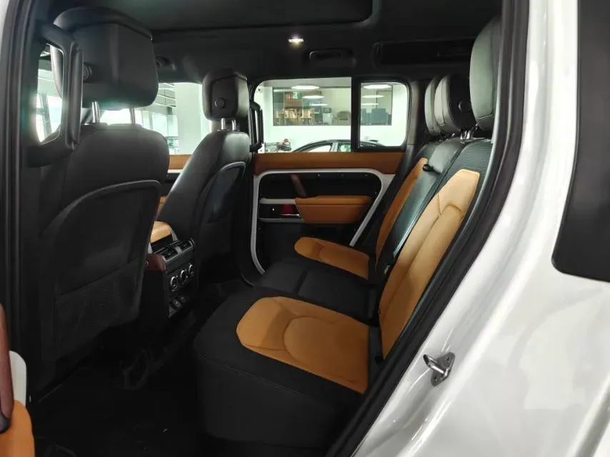 2024 Land Rover Defender 3.0T 400HP L6 8AT,autocango,china used car exporter,china ev exporter,chinese used car exporter,chinese used ev exporter