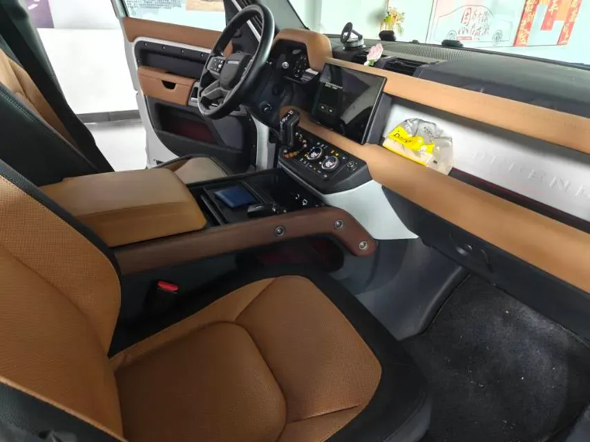 2024 Land Rover Defender 3.0T 400HP L6 8AT,autocango,china used car exporter,china ev exporter,chinese used car exporter,chinese used ev exporter
