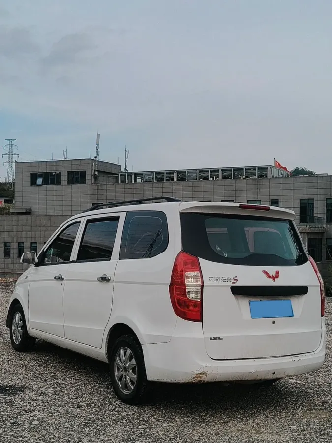 2018 WuLing HongGuang 1.2L 82HP L4 5MT,autocango,china used car exporter,china ev exporter,chinese used car exporter,chinese used ev exporter