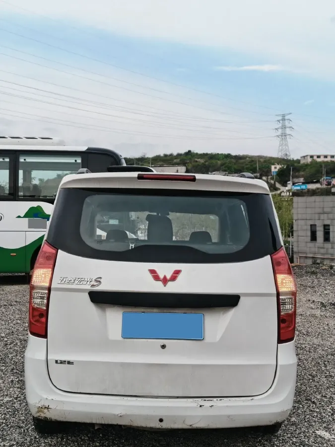 2018 WuLing HongGuang 1.2L 82HP L4 5MT,autocango,china used car exporter,china ev exporter,chinese used car exporter,chinese used ev exporter