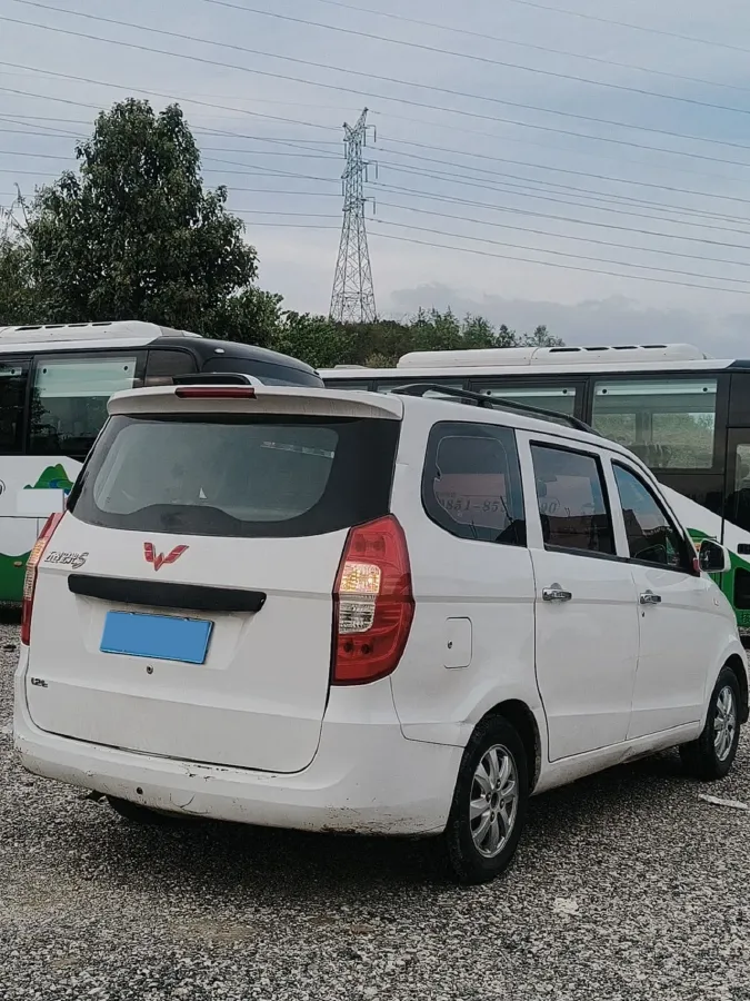 2018 WuLing HongGuang 1.2L 82HP L4 5MT,autocango,china used car exporter,china ev exporter,chinese used car exporter,chinese used ev exporter