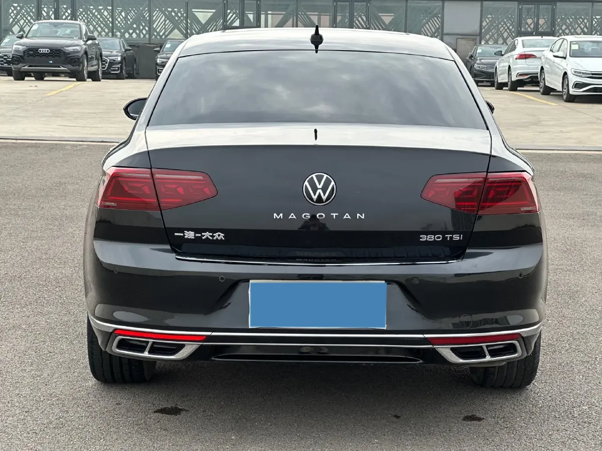 2023 Volkswagen Magotan 2.0T 220HP L4 7DCT,autocango,china used car exporter,china ev exporter,chinese used car exporter,chinese used ev exporter
