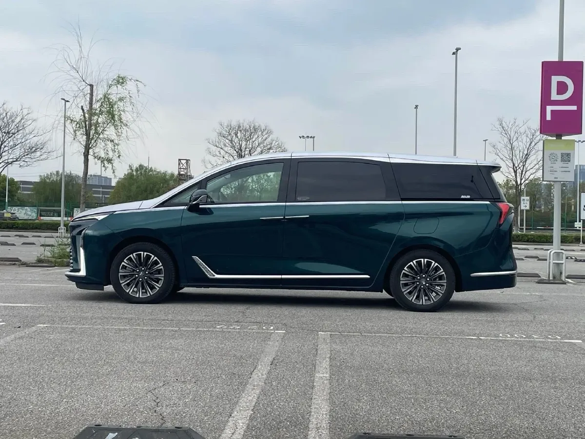 2025 Buick GL8 2.0T 237HP L4 9AT,autocango,china used car exporter,china ev exporter,chinese used car exporter,chinese used ev exporter