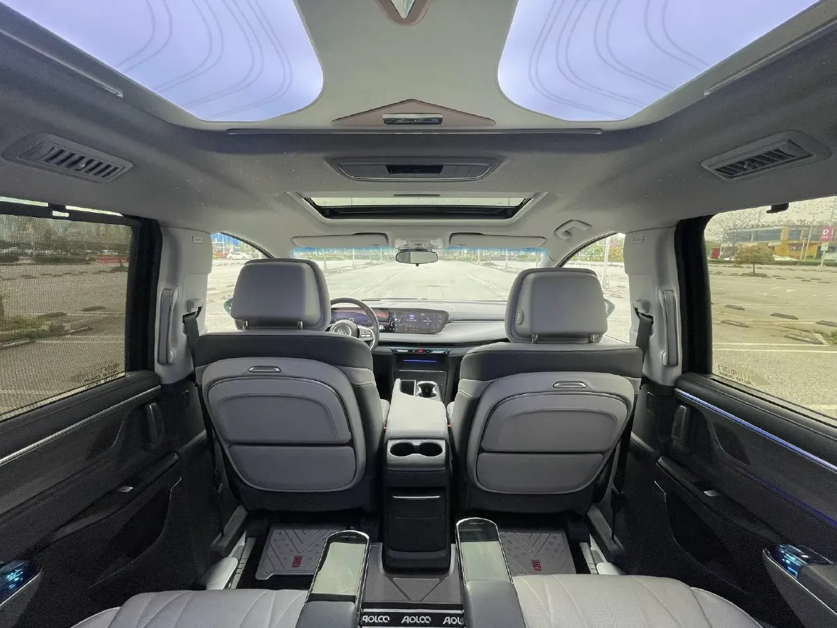 2025 Buick GL8 2.0T 237HP L4 9AT,autocango,china used car exporter,china ev exporter,chinese used car exporter,chinese used ev exporter