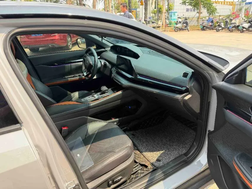 2023 ChangAn UNI-V iDD 1.5T 170HP L4 6TCT PHEV 18.4KWH,autocango,china used car exporter,china ev exporter,chinese used car exporter,chinese used ev exporter