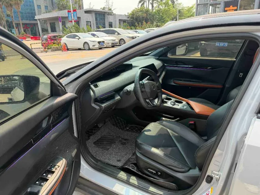 2023 ChangAn UNI-V iDD 1.5T 170HP L4 6TCT PHEV 18.4KWH,autocango,china used car exporter,china ev exporter,chinese used car exporter,chinese used ev exporter
