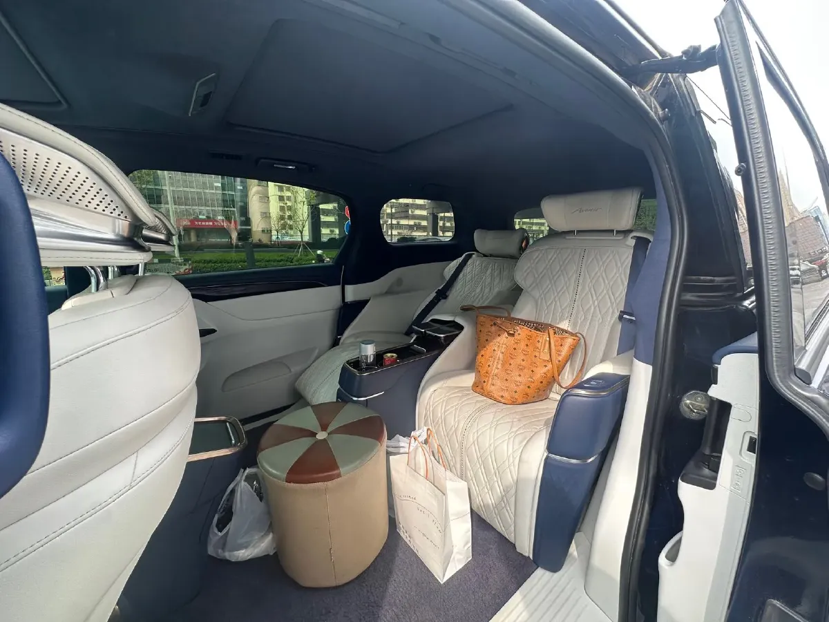 2020 Buick GL8 2.0T 237HP L4 9AT,autocango,china used car exporter,china ev exporter,chinese used car exporter,chinese used ev exporter