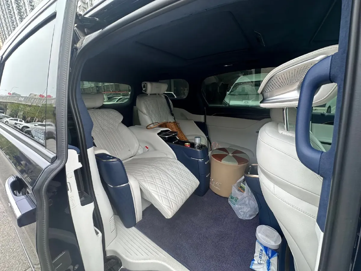 2020 Buick GL8 2.0T 237HP L4 9AT,autocango,china used car exporter,china ev exporter,chinese used car exporter,chinese used ev exporter