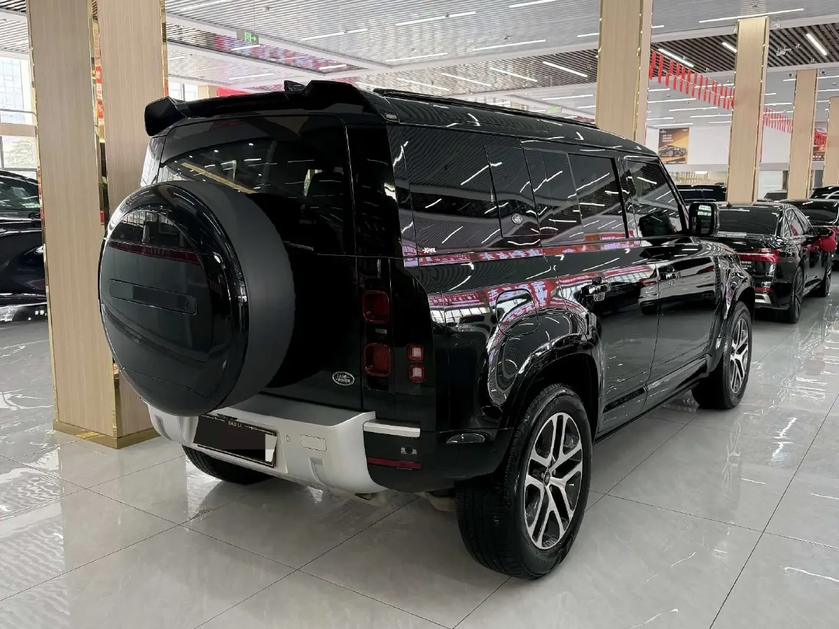 2024 Land Rover Defender 3.0T 400HP L6 8AT,autocango,china used car exporter,china ev exporter,chinese used car exporter,chinese used ev exporter