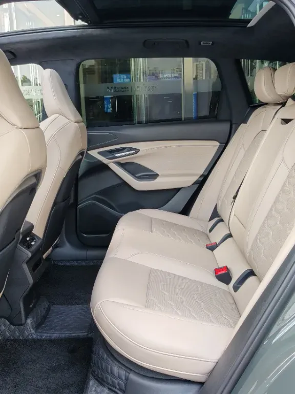 2025 Audi Q5L 2.0T 190HP L4 7DCT,autocango,china used car exporter,china ev exporter,chinese used car exporter,chinese used ev exporter