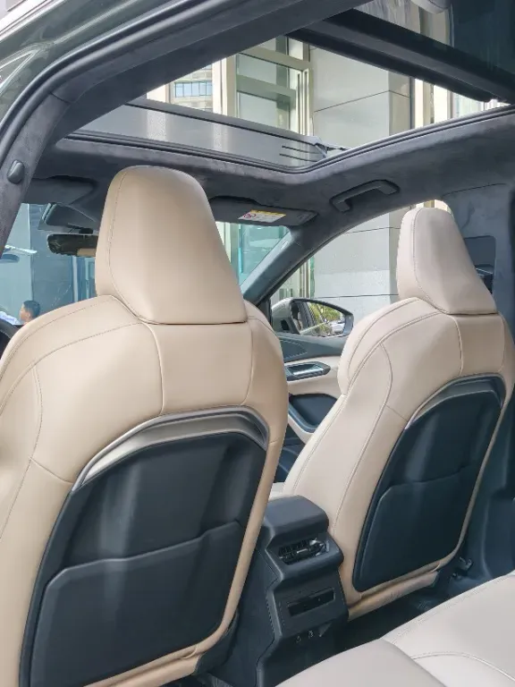 2025 Audi Q5L 2.0T 190HP L4 7DCT,autocango,china used car exporter,china ev exporter,chinese used car exporter,chinese used ev exporter