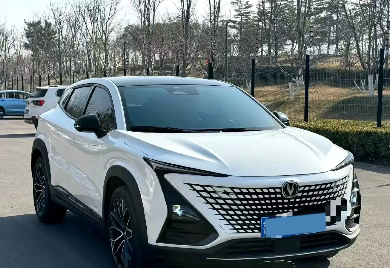 2022 ChangAn UNI-T 1.5T 188HP L4 7DCT,autocango,china used car exporter,china ev exporter,chinese used car exporter,chinese used ev exporter