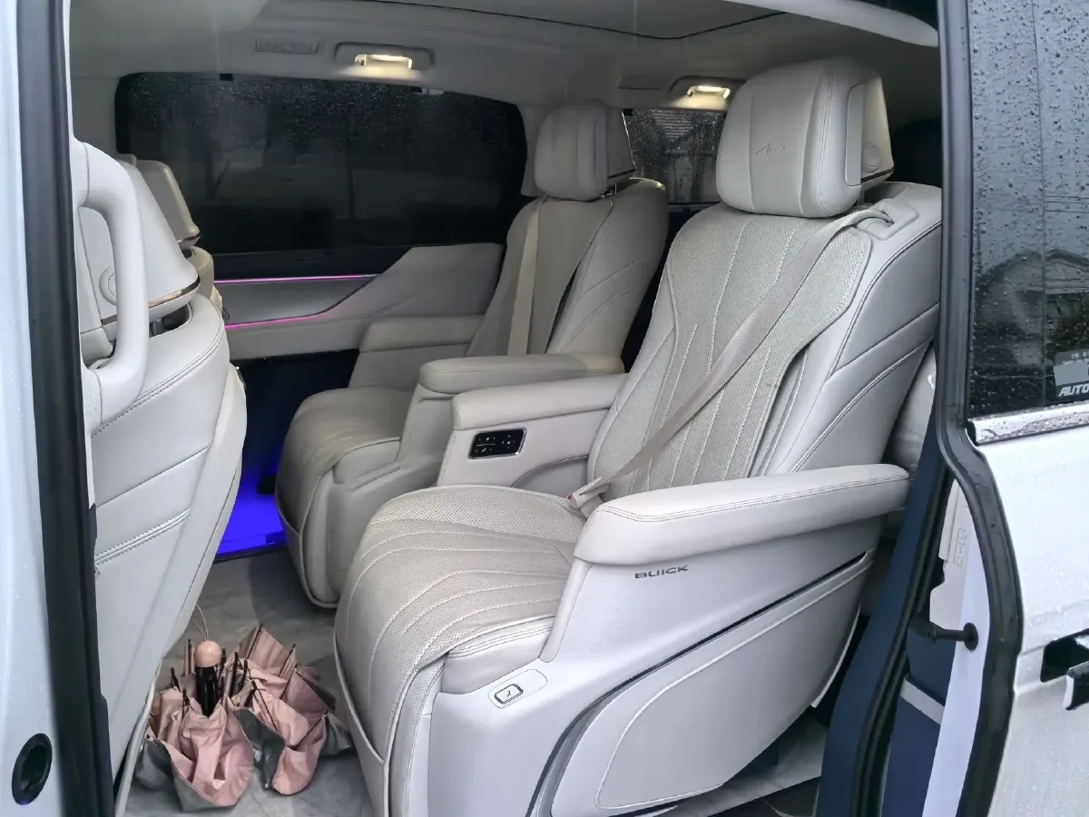 2024 Buick GL8 1.5T 180HP L4 2DHT PHEV 24.4KWH,autocango,china used car exporter,china ev exporter,chinese used car exporter,chinese used ev exporter