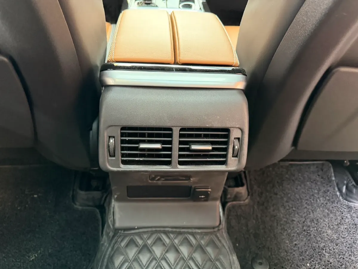 2023 Land Rover Range Rover Velar 2.0T 250HP L4 8AT,autocango,china used car exporter,china ev exporter,chinese used car exporter,chinese used ev exporter