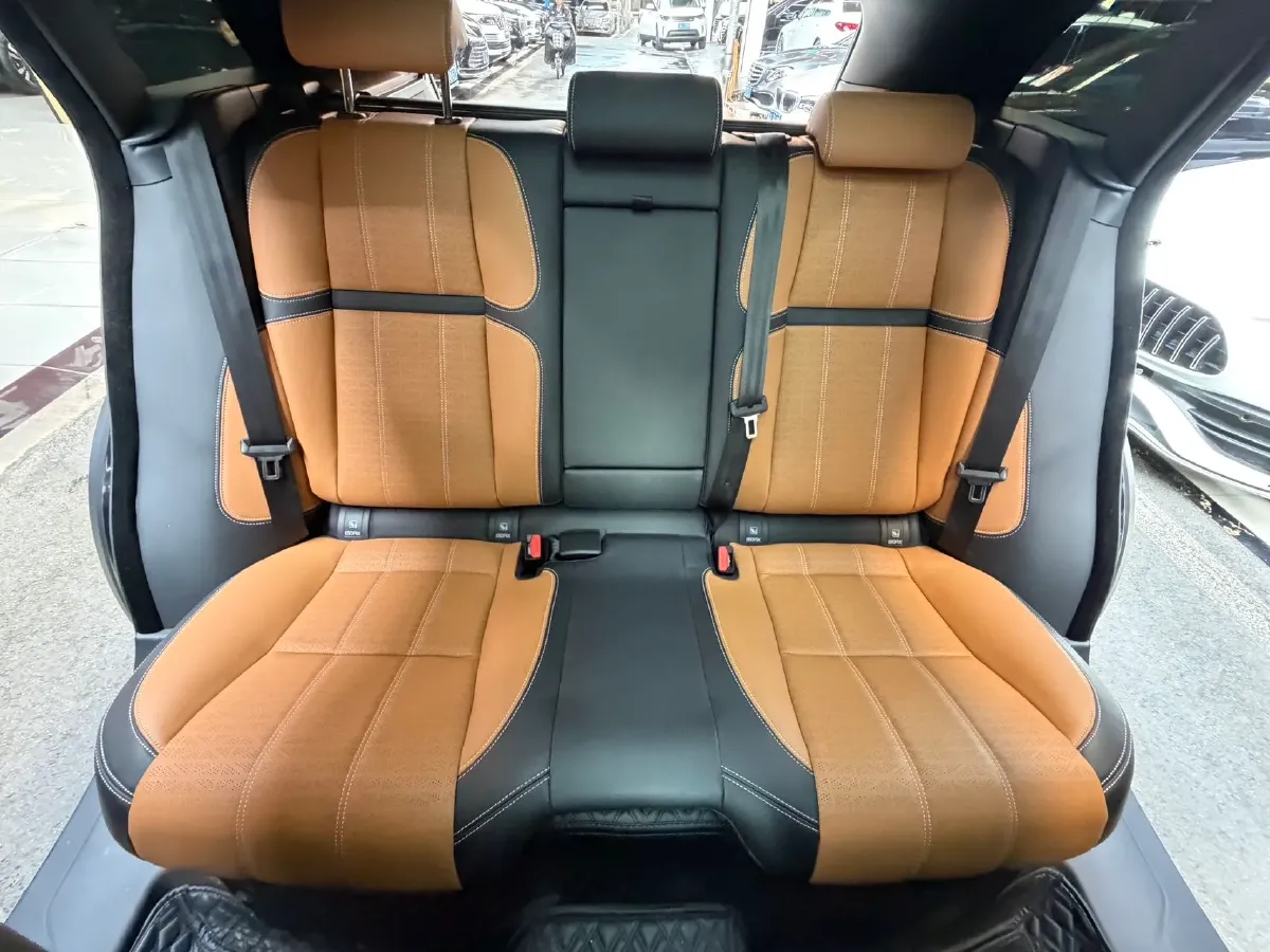 2023 Land Rover Range Rover Velar 2.0T 250HP L4 8AT,autocango,china used car exporter,china ev exporter,chinese used car exporter,chinese used ev exporter