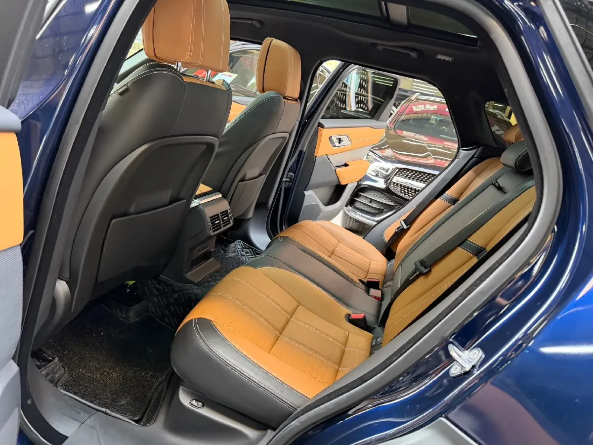 2023 Land Rover Range Rover Velar 2.0T 250HP L4 8AT,autocango,china used car exporter,china ev exporter,chinese used car exporter,chinese used ev exporter