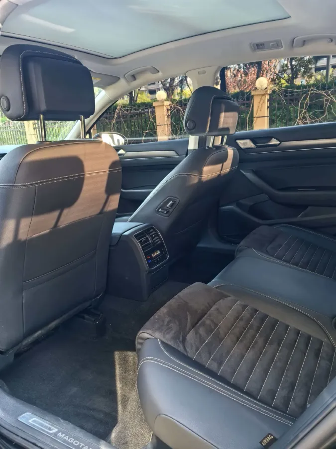 2020 Volkswagen Magotan 2.0T 186HP L4 7DCT,autocango,china used car exporter,china ev exporter,chinese used car exporter,chinese used ev exporter