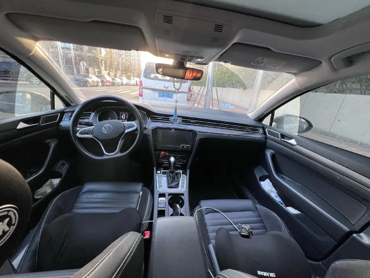 2020 Volkswagen Magotan 2.0T 186HP L4 7DCT,autocango,china used car exporter,china ev exporter,chinese used car exporter,chinese used ev exporter