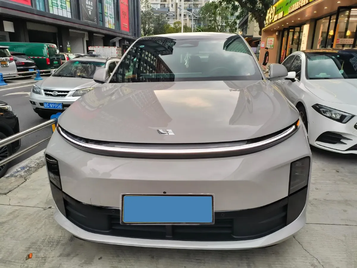 2024 Li L6 Range Extended 154HP L4 REEV 36.8KWH,autocango,china used car exporter,china ev exporter,chinese used car exporter,chinese used ev exporter