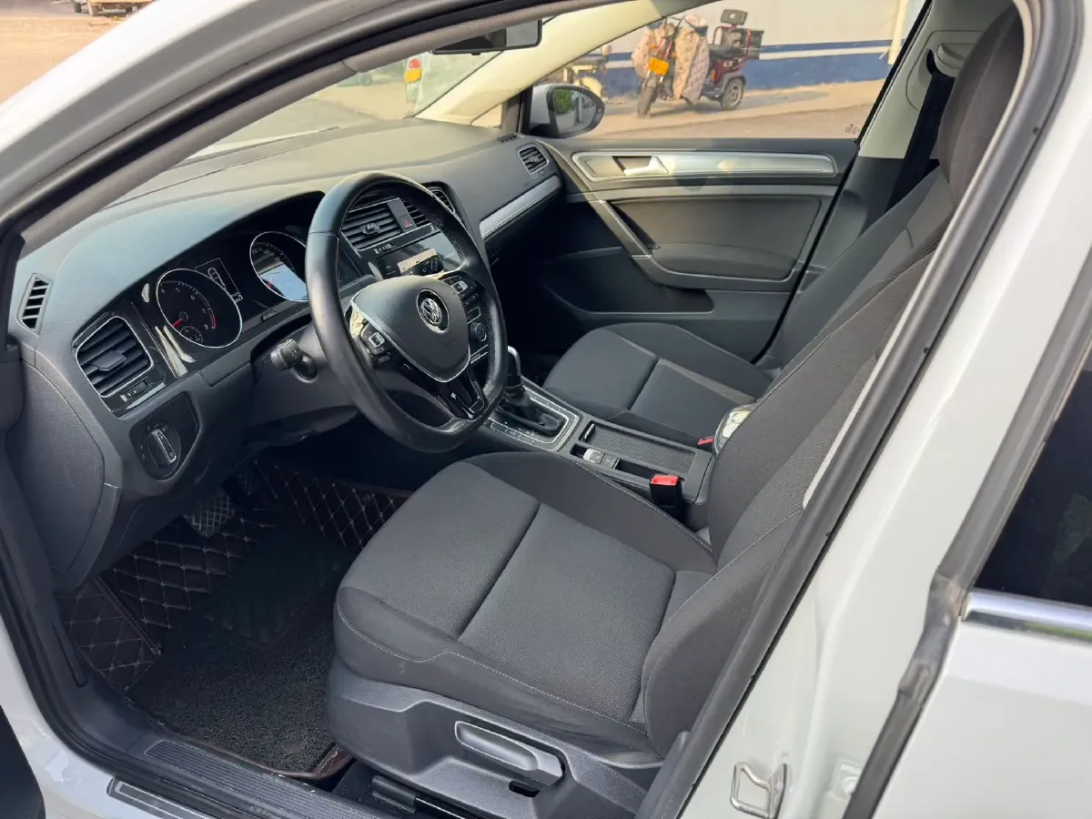 2020 Volkswagen Golf 1.2T 116HP L4 7DCT,autocango,china used car exporter,china ev exporter,chinese used car exporter,chinese used ev exporter