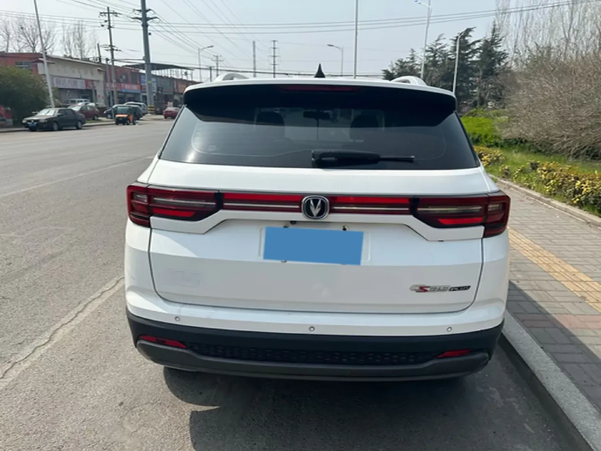 2021 ChangAn CS35 Plus 1.6L 128HP L4 CVT,autocango,china used car exporter,china ev exporter,chinese used car exporter,chinese used ev exporter