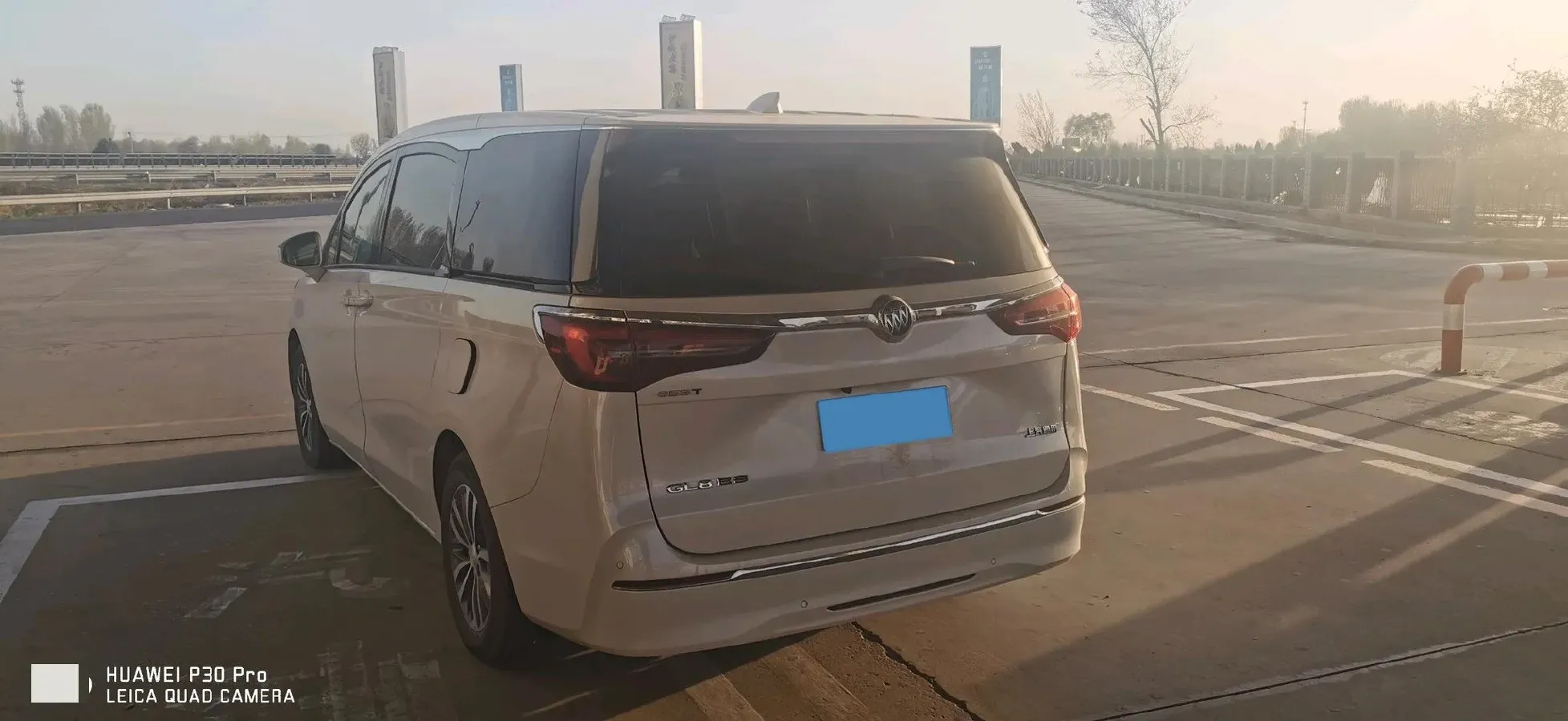 2022 Buick GL8 2.0T 237HP L4 9AT,autocango,china used car exporter,china ev exporter,chinese used car exporter,chinese used ev exporter