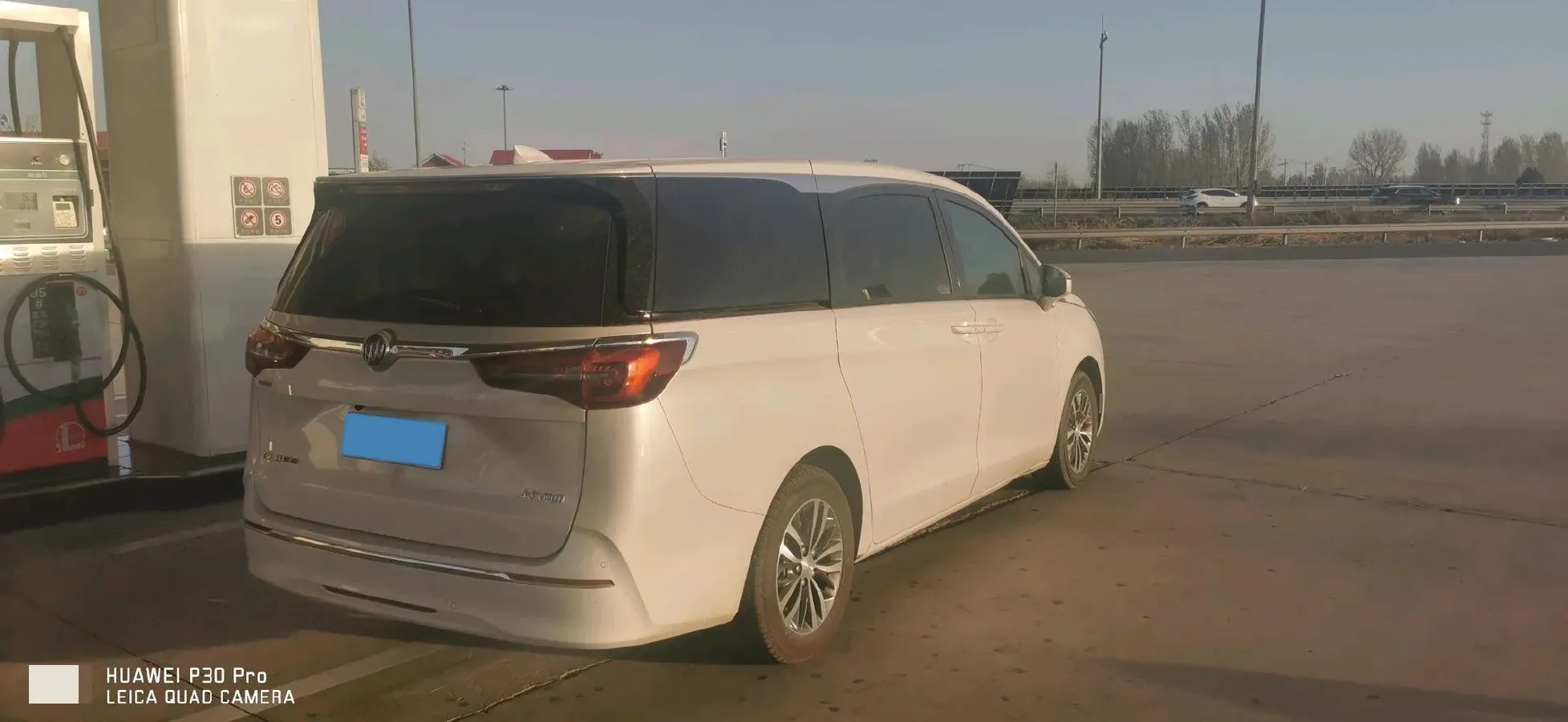 2022 Buick GL8 2.0T 237HP L4 9AT,autocango,china used car exporter,china ev exporter,chinese used car exporter,chinese used ev exporter