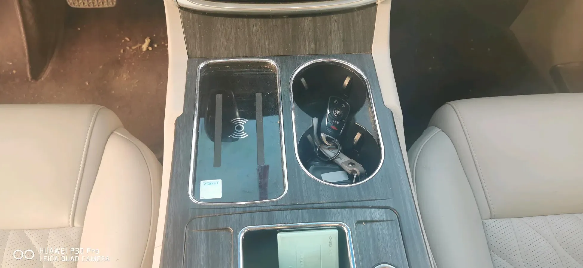 2022 Buick GL8 2.0T 237HP L4 9AT,autocango,china used car exporter,china ev exporter,chinese used car exporter,chinese used ev exporter