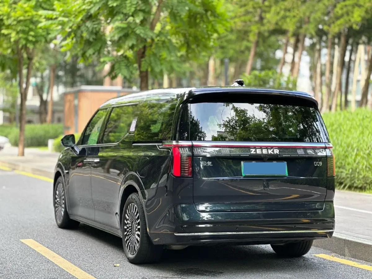2022 Zeekr 009 BEV 116KWH,autocango,china used car exporter,china ev exporter,chinese used car exporter,chinese used ev exporter