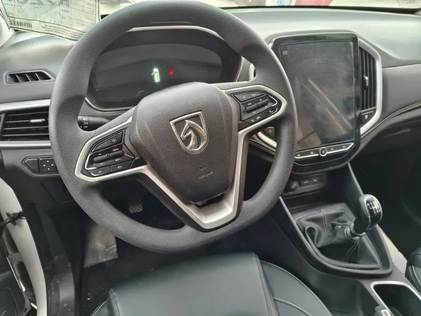 2020 BaoJun 530 1.5T 147HP L4 6MT,autocango,china used car exporter,china ev exporter,chinese used car exporter,chinese used ev exporter