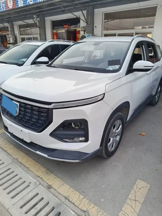 2020 BaoJun 530 1.5T 147HP L4 6MT,autocango,china used car exporter,china ev exporter,chinese used car exporter,chinese used ev exporter