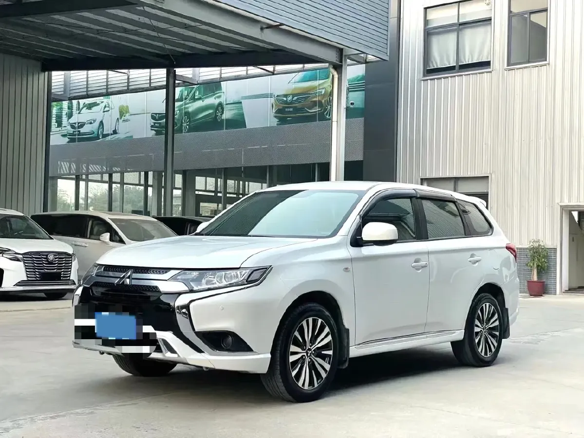 2021 Mitsubishi Outlander 2.0L 166HP L4 CVT,autocango,china used car exporter,china ev exporter,chinese used car exporter,chinese used ev exporter