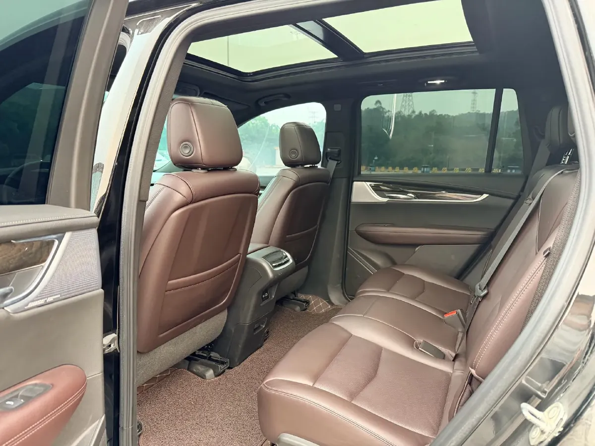 2022 Cadillac XT6 2.0T 237HP L4 9AT,autocango,china used car exporter,china ev exporter,chinese used car exporter,chinese used ev exporter