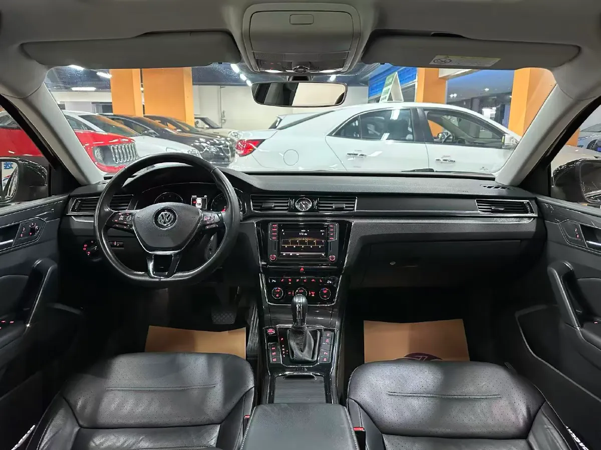 2017 Volkswagen Passat 1.8T 180HP L4 7DCT,autocango,china used car exporter,china ev exporter,chinese used car exporter,chinese used ev exporter