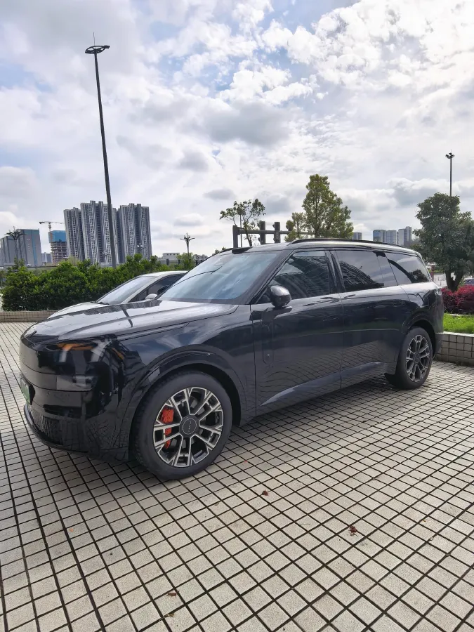 2025 LYNK&CO 900 1.5T 190HP L4 3DHT PHEV 43.3KWH,autocango,china used car exporter,china ev exporter,chinese used car exporter,chinese used ev exporter
