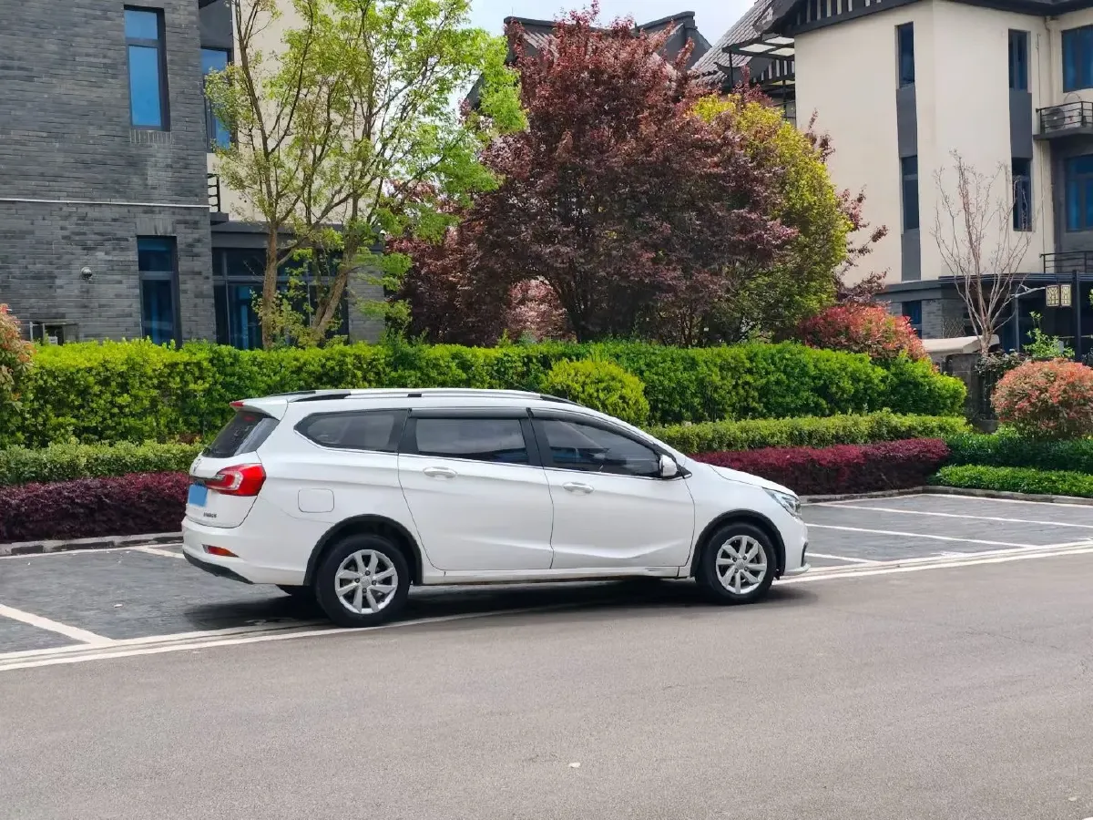 2018 BaoJun 360 1.5L 112HP L4 6MT,autocango,china used car exporter,china ev exporter,chinese used car exporter,chinese used ev exporter