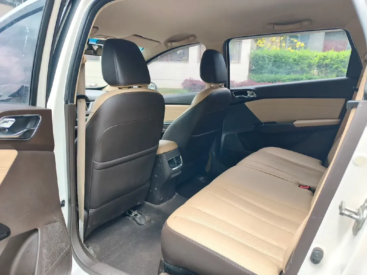 2018 BaoJun 360 1.5L 112HP L4 6MT,autocango,china used car exporter,china ev exporter,chinese used car exporter,chinese used ev exporter