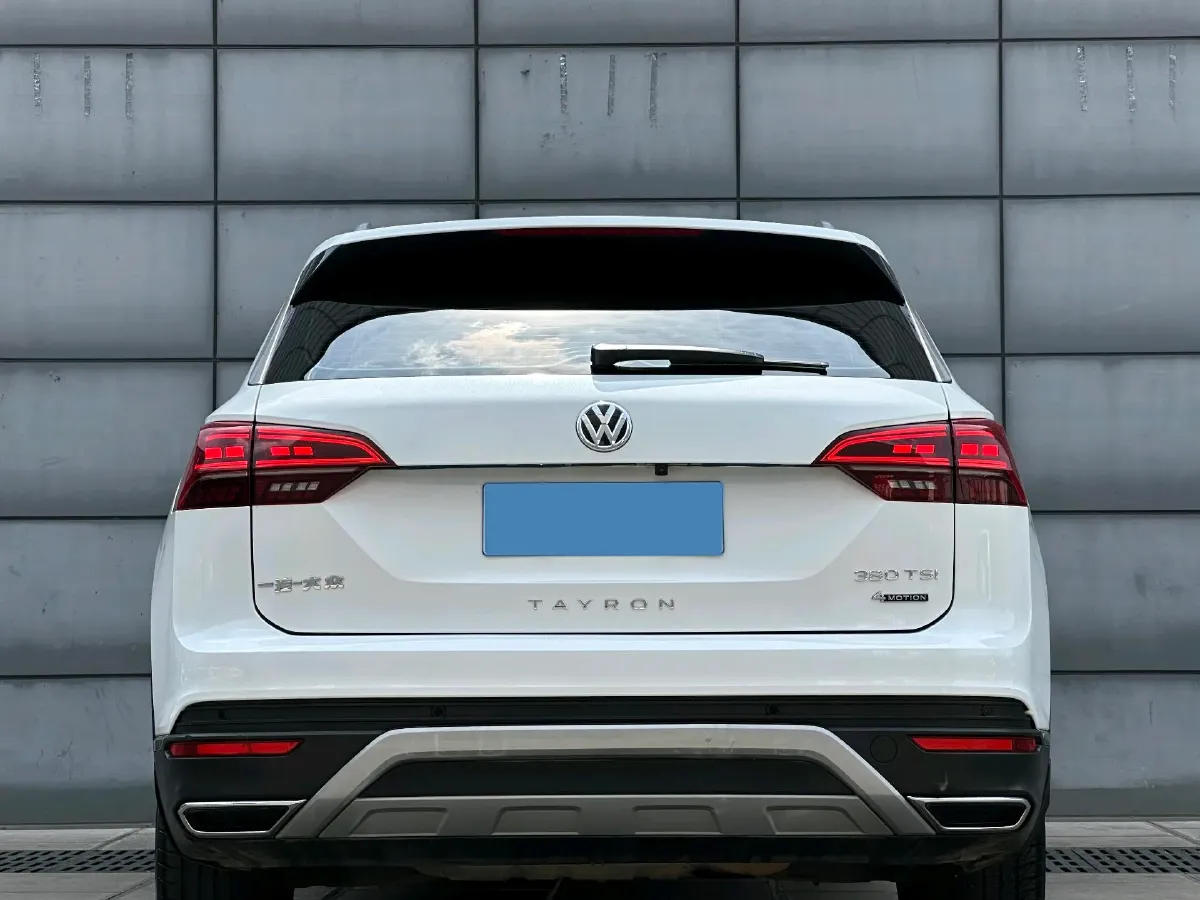 2019 MINI CLUBMAN 1.5T 102HP L3 6AT,autocango,china used car exporter,china ev exporter,chinese used car exporter,chinese used ev exporter