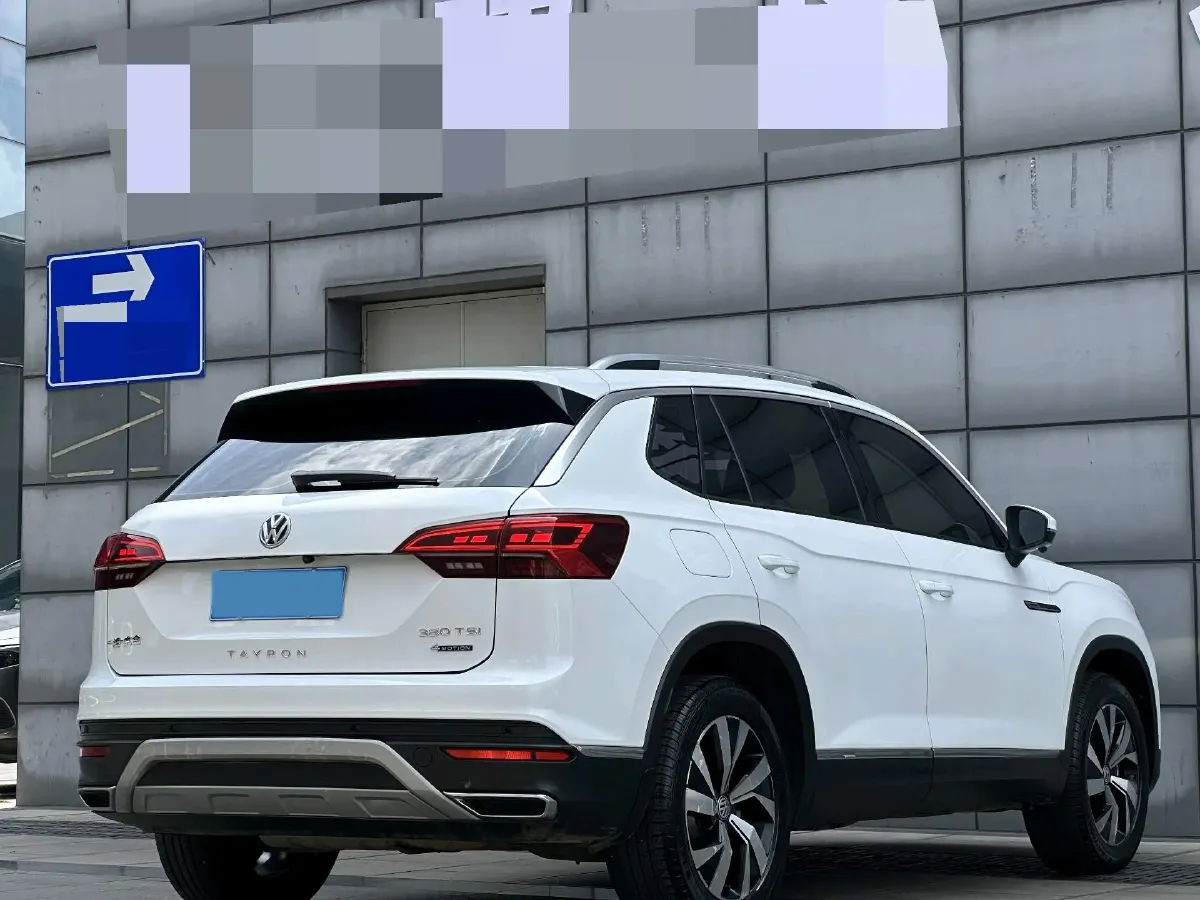 2019 MINI CLUBMAN 1.5T 102HP L3 6AT,autocango,china used car exporter,china ev exporter,chinese used car exporter,chinese used ev exporter