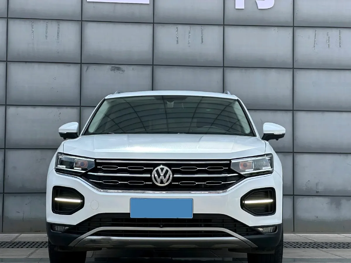 2019 MINI CLUBMAN 1.5T 102HP L3 6AT,autocango,china used car exporter,china ev exporter,chinese used car exporter,chinese used ev exporter