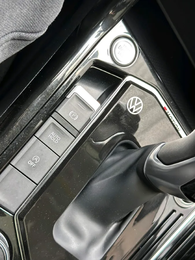 2019 MINI CLUBMAN 1.5T 102HP L3 6AT,autocango,china used car exporter,china ev exporter,chinese used car exporter,chinese used ev exporter