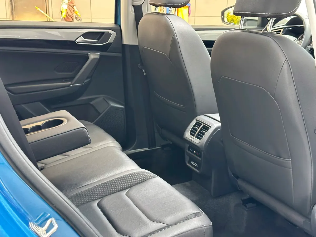 2019 MINI CLUBMAN 1.5T 102HP L3 6AT,autocango,china used car exporter,china ev exporter,chinese used car exporter,chinese used ev exporter